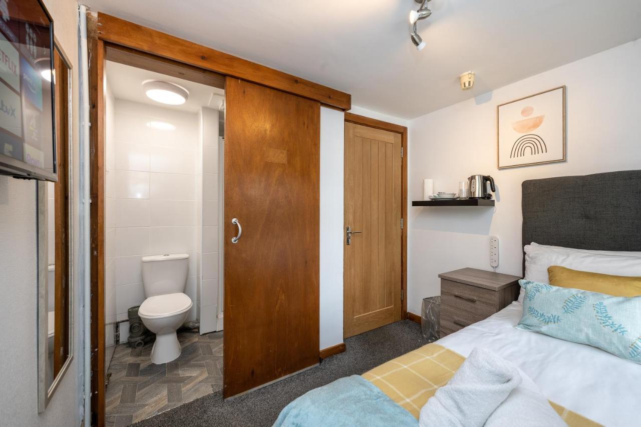 The New Lodge Pontardawe Kültér fotó