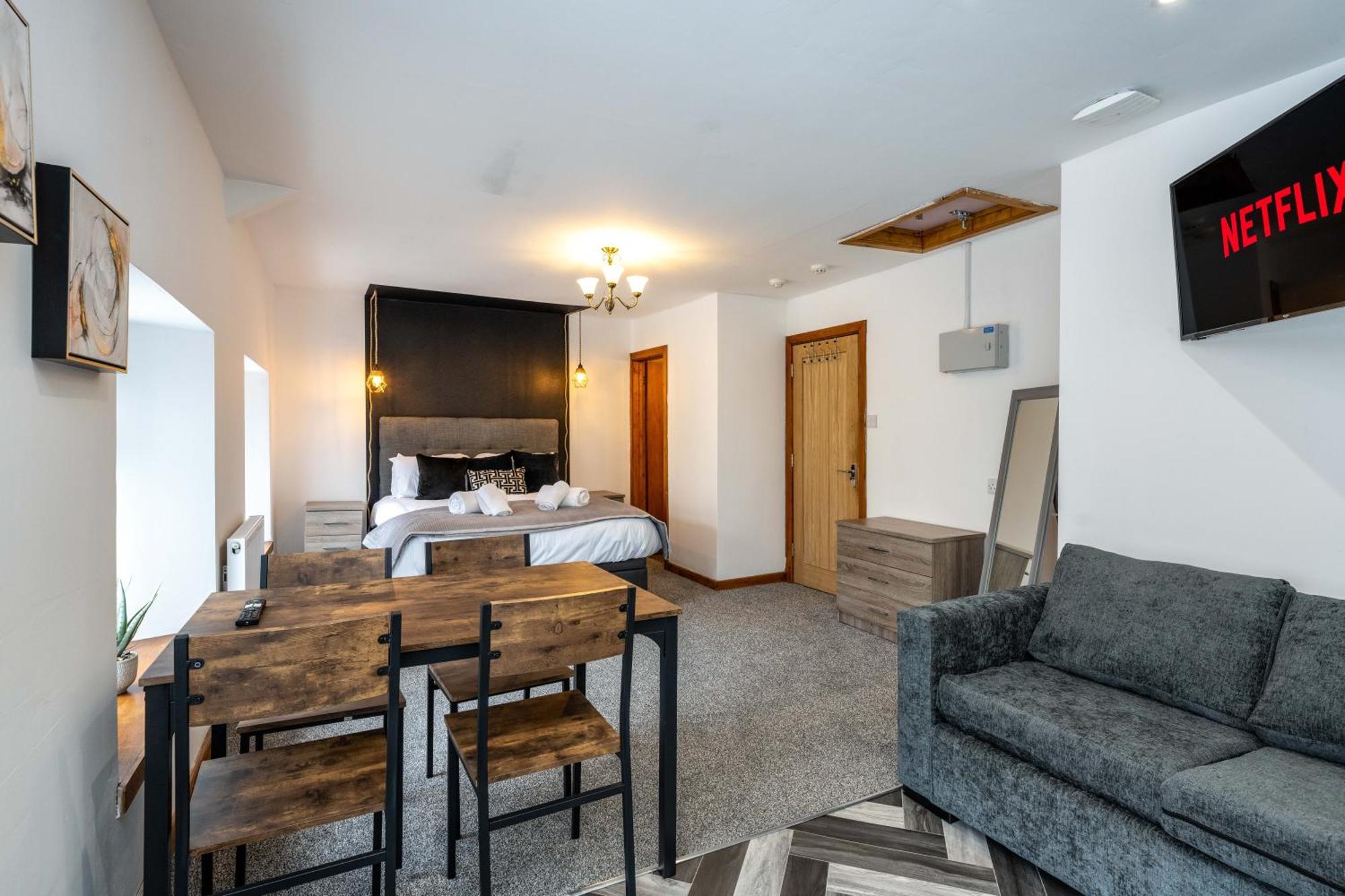 The New Lodge Pontardawe Kültér fotó